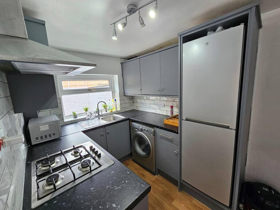 Convenient 3 Bed, Pr1 Near Uclan N Train Station Villa Preston  Exterior photo