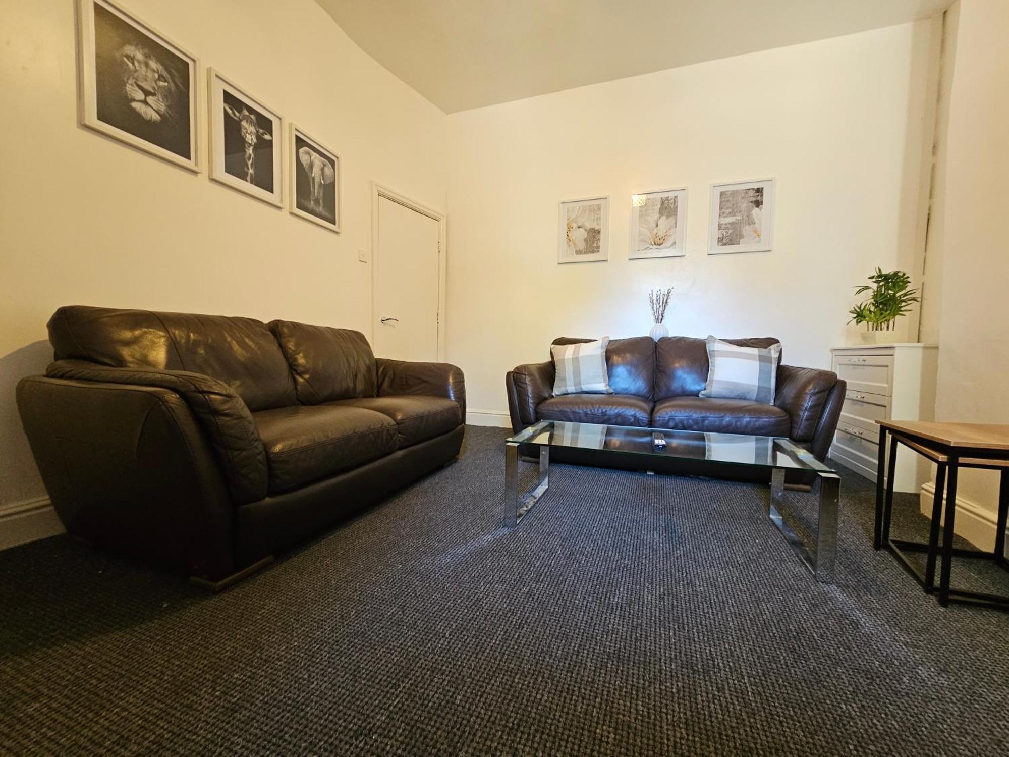 Convenient 3 Bed, Pr1 Near Uclan N Train Station Villa Preston  Exterior photo